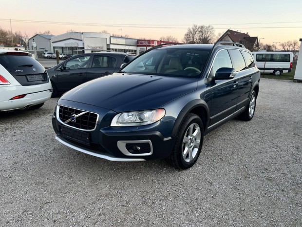 Volvo XC70 2.4 D [D5] AWD Momentum Geartronic X...